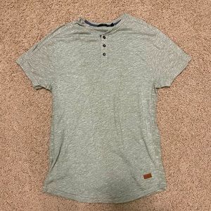 Men’s medium green t-shirt